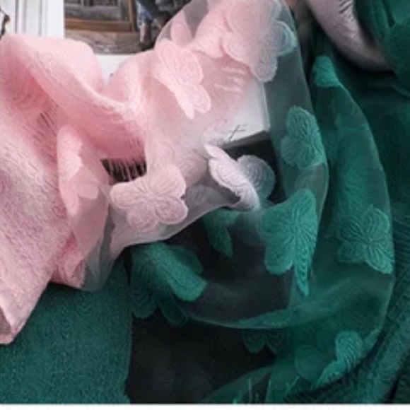 Hollow Lace Flower Scarf Green and Pink Color - Picture 4 of 4